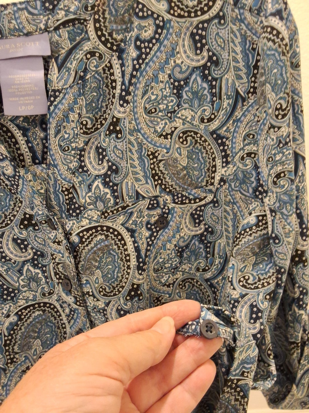 Laura Scott Blue Paisley 3/4 Roll Tab Coastal Grandmother Silky Shirt L NWOT