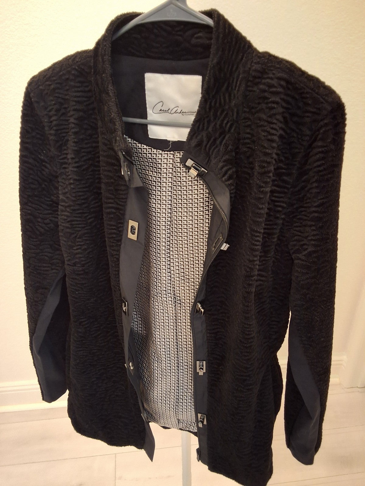 Carol Anderson M/L Faux Astrakhan Fur Jacket Textured Stand Collar Dk Academy