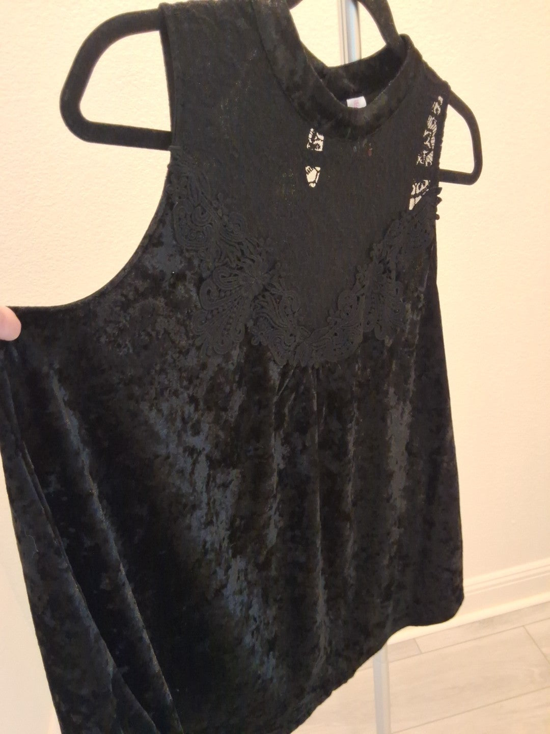 No Boundaries Size XL Black Lace And Velvet Sleeveless High Neck Top