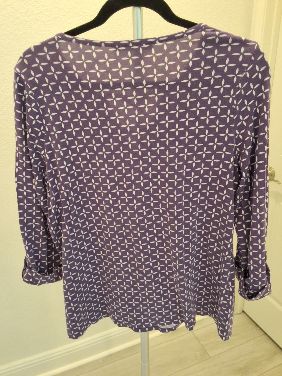 Lee Riders M Purple Geometric Roll-Tab Sleeve V-Neck Blouse Ring Detail Tunic