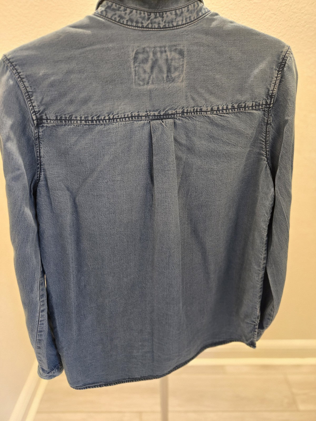 Express Boyfriend Chambray Small Denim Shirt Womens Button Down Dark Blue