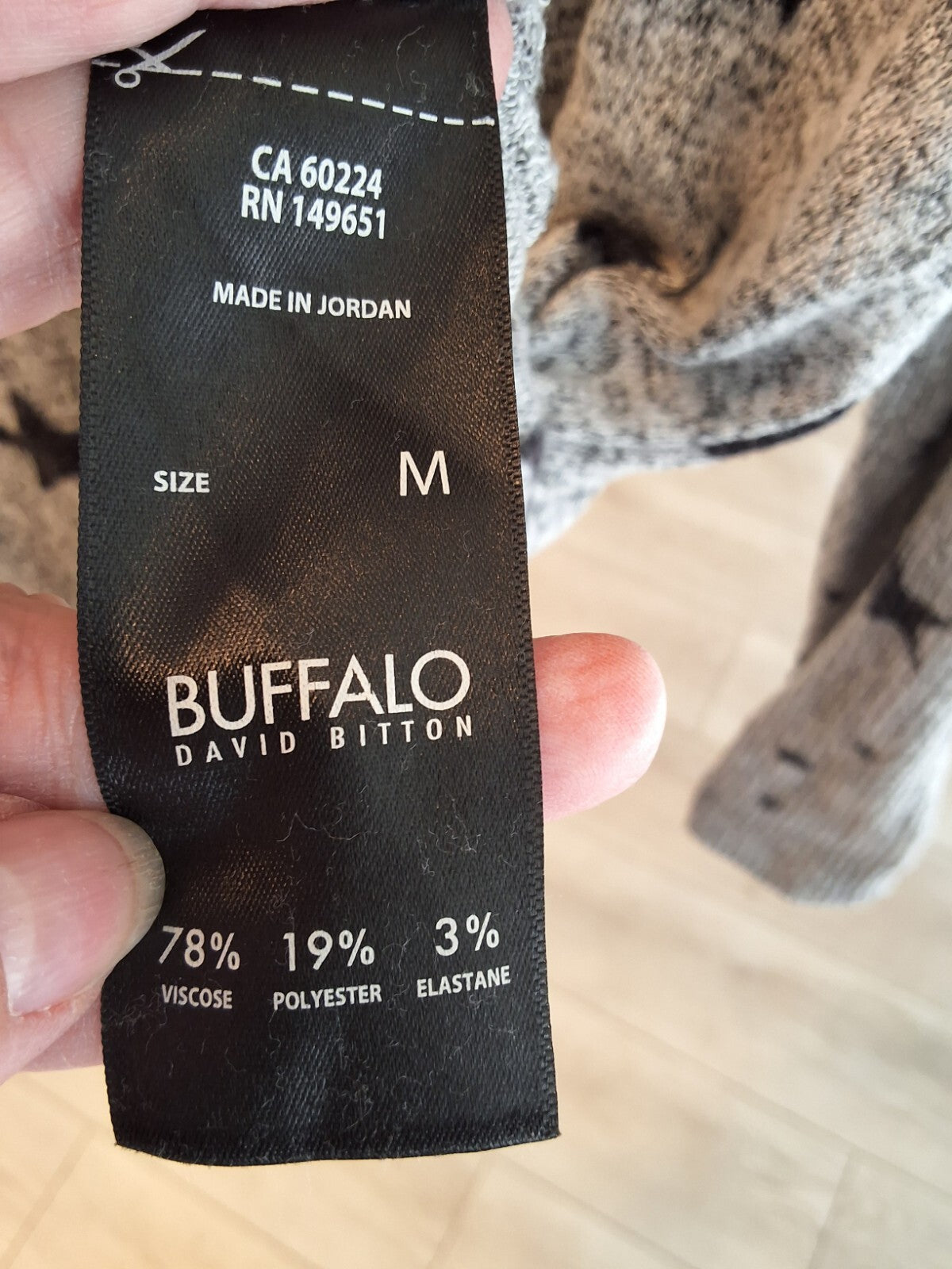 Buffalo David Bitton Size M 3/4 Sleeve Gray Black Stars Super Soft Light Sweater