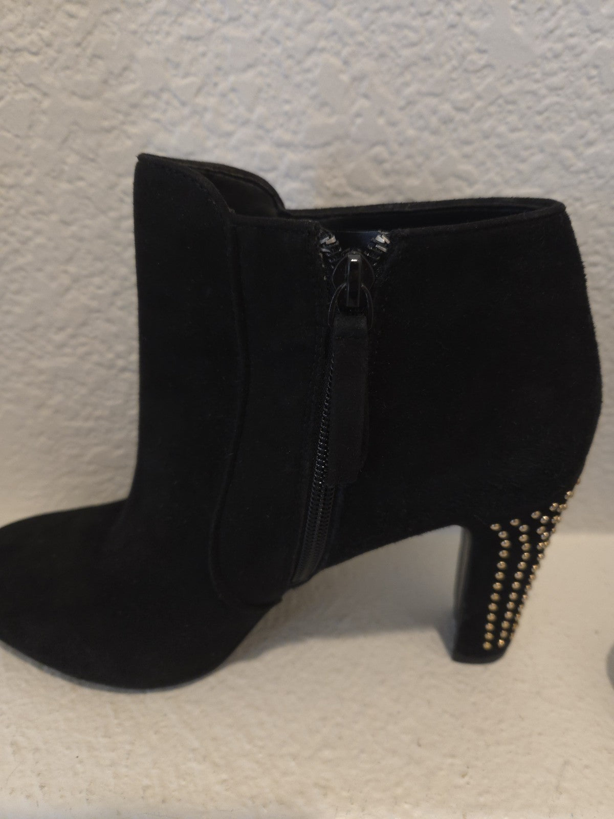 Nine West Ankle Boots Size 9 1/2 4" Studded Heel Side Zip Faux Suede Womens