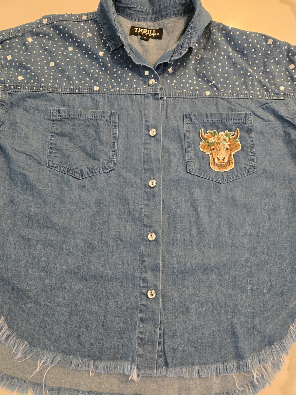 Thrill Jeans M Denim Rhinestone Studded Highland Cow Pocket Patch Frayed LS Top