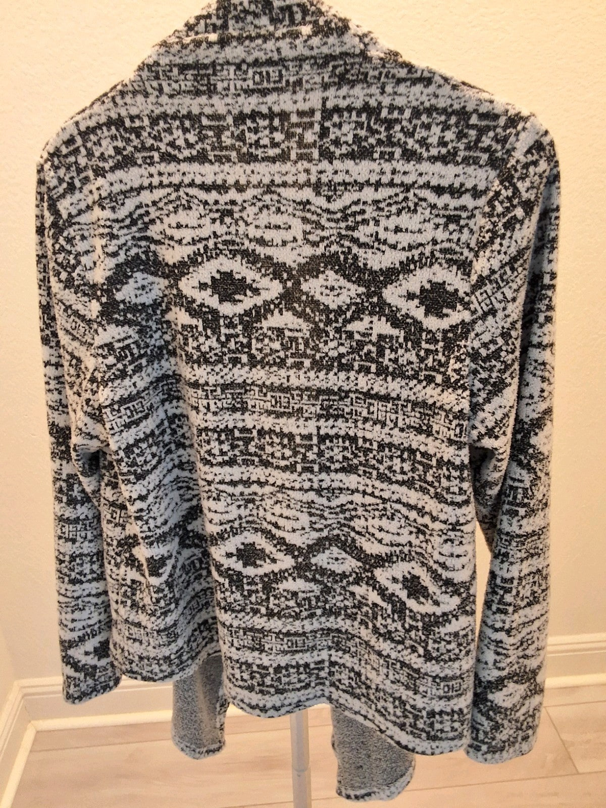 Knox Rose Large Open Front Black White Textured Sweater