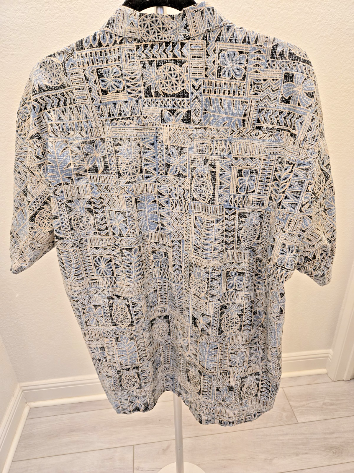 Tori Richard Men's XL Cotton Lawn Hawaiian Resort Palm Pineapple Abstract Shirt