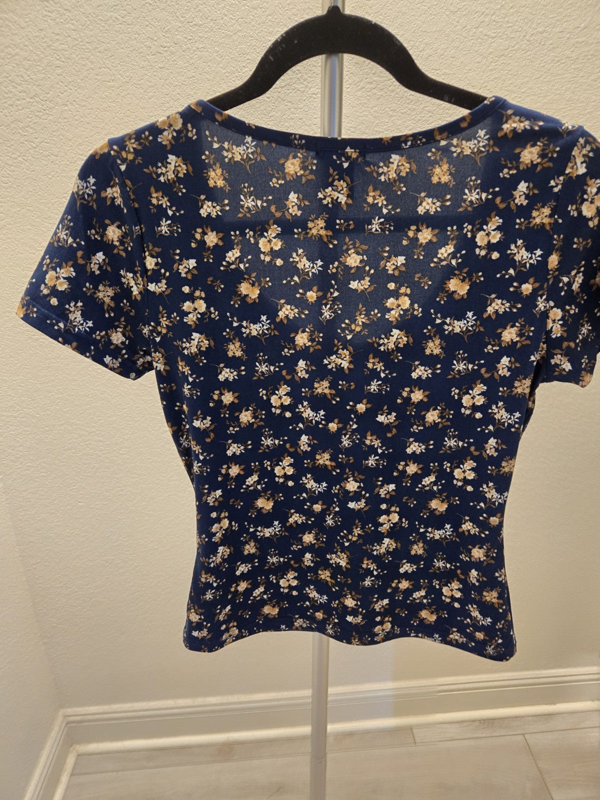 Rue21 M Floral Scoop Neck Button Front Short Sleeve Crop Top Shirt Women Navy