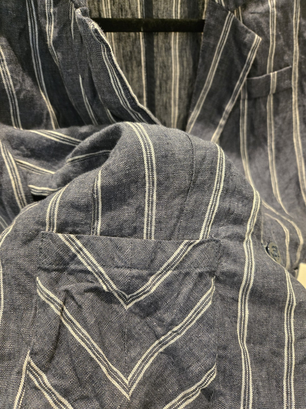 Cabi Size 10 Navy Blue White Pinstripe Linen Blazer Chevron Pocket Jacket