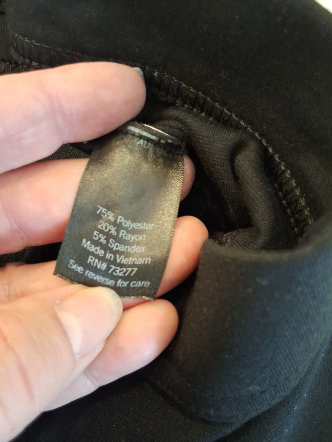 Simply Vera Skinny Black Size S Pockets in Back & Faux Pockets in Front Capris