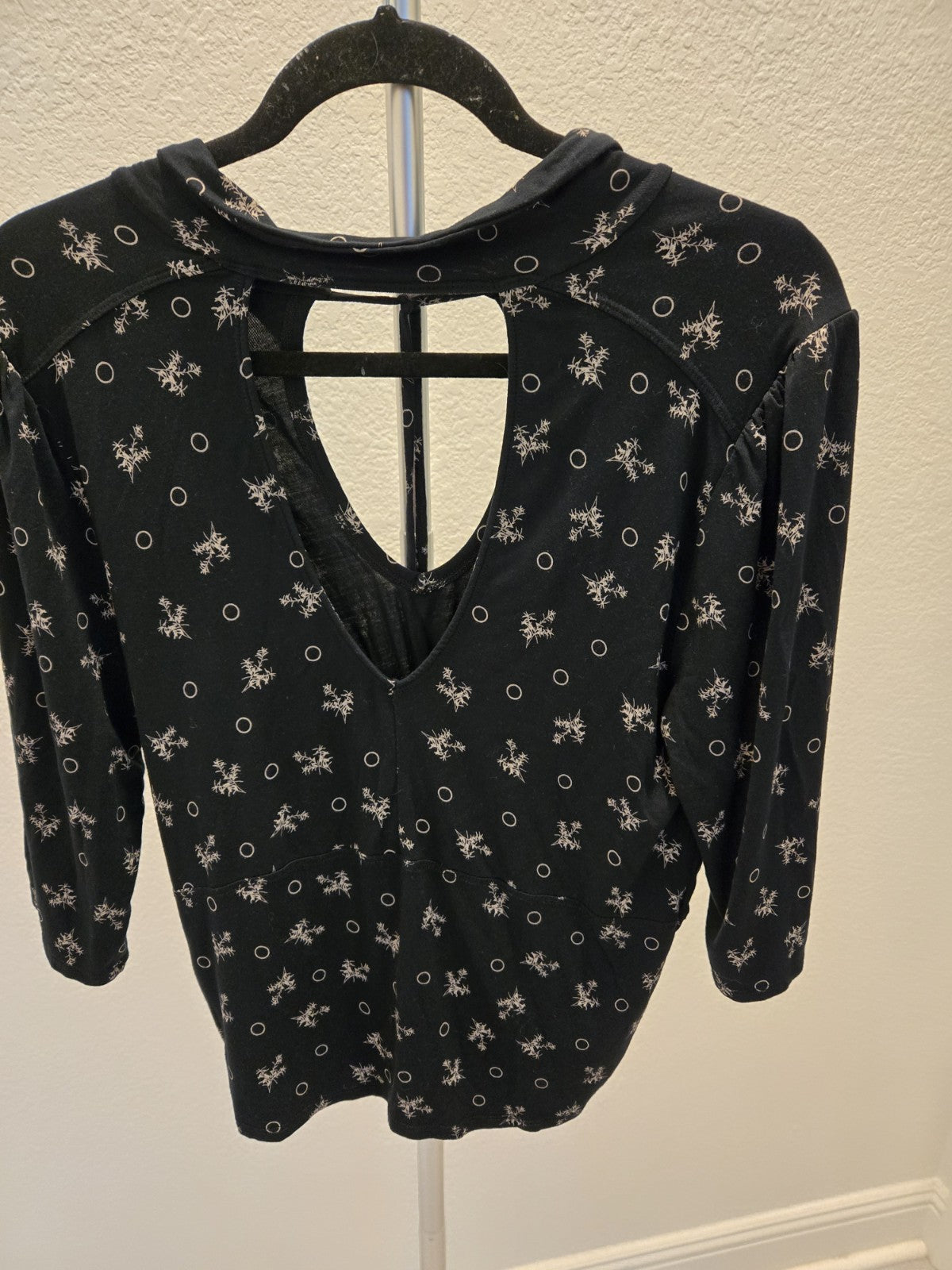 Free People Large Black Floral Circle Keyhole Tie Neck Ruffle Ruched Unique Top