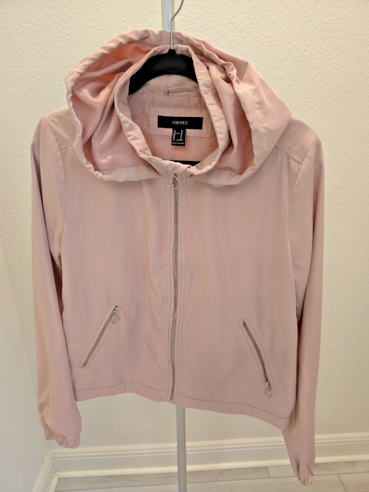 Forever 21 Blush Pink Hooded Y2K Bomber Jacket Windbreaker Ring Zip Lined Crop M