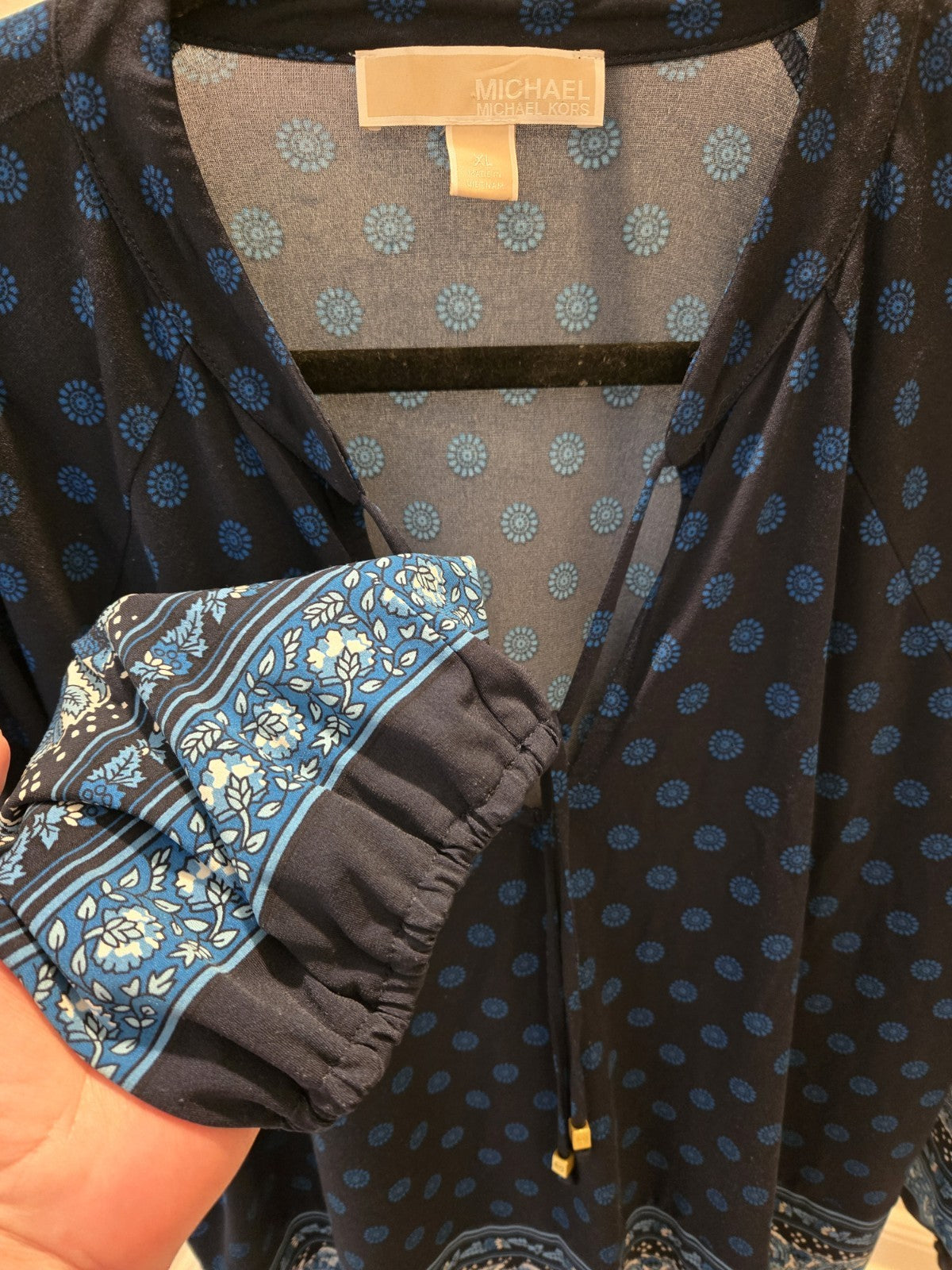 Michael Kors XL Blue Medallion Border Print Tunic Blouse Gold Tie Neck Jersey