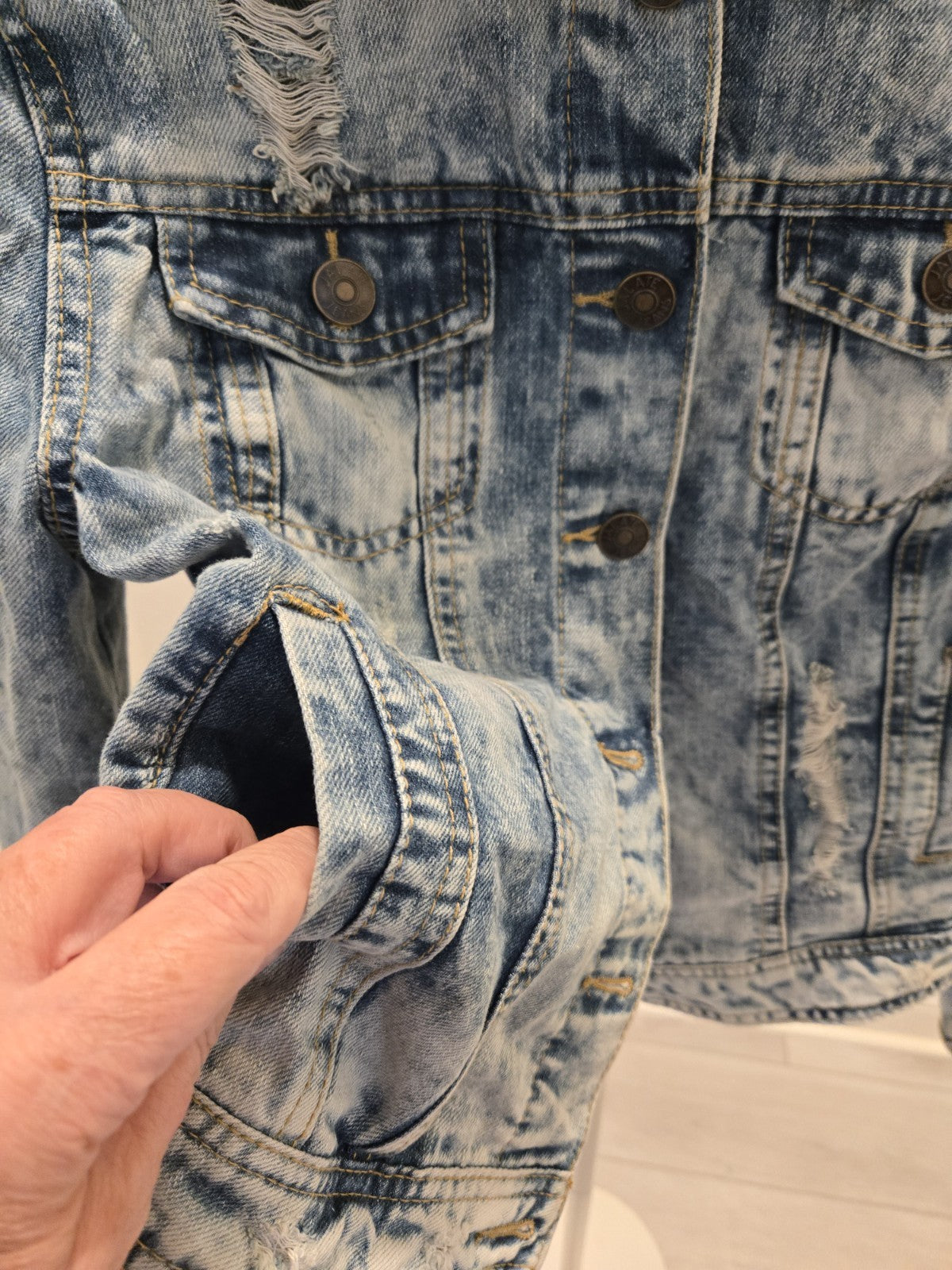 Jalate XL Vintage Blue Acid Wash Distressed Denim Jacket Women Shrunken Crop