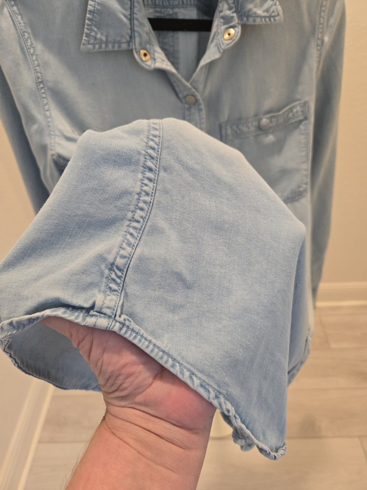 7 For All Mankind Western Chambray Button Down Denim Shirt M Womens Light Wash