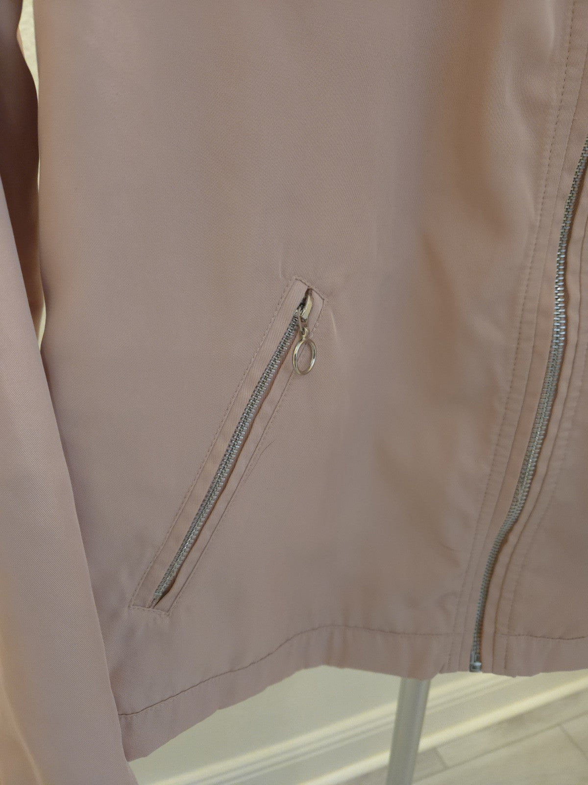 Forever 21 Blush Pink Hooded Y2K Bomber Jacket Windbreaker Ring Zip Lined Crop M