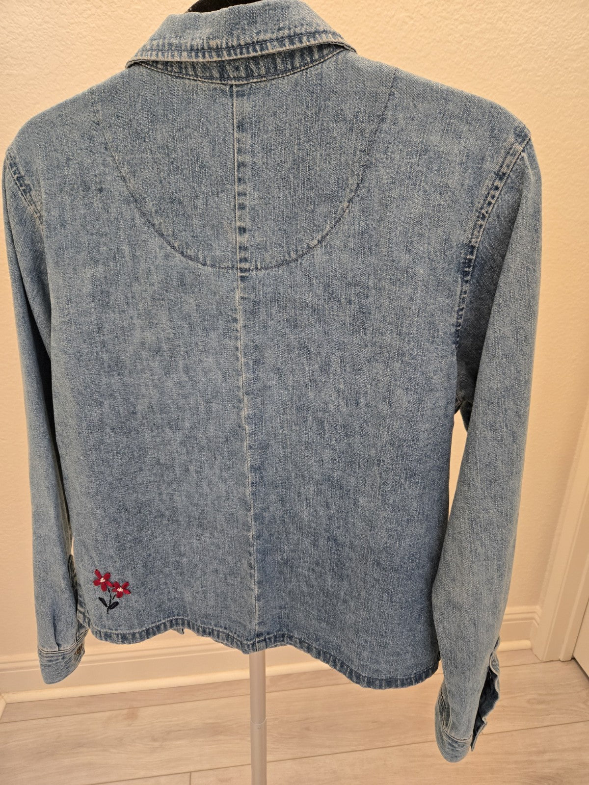 Christopher & Banks Denim Jean Jacket Embroidered Floral Women's Size M Blue Y2K