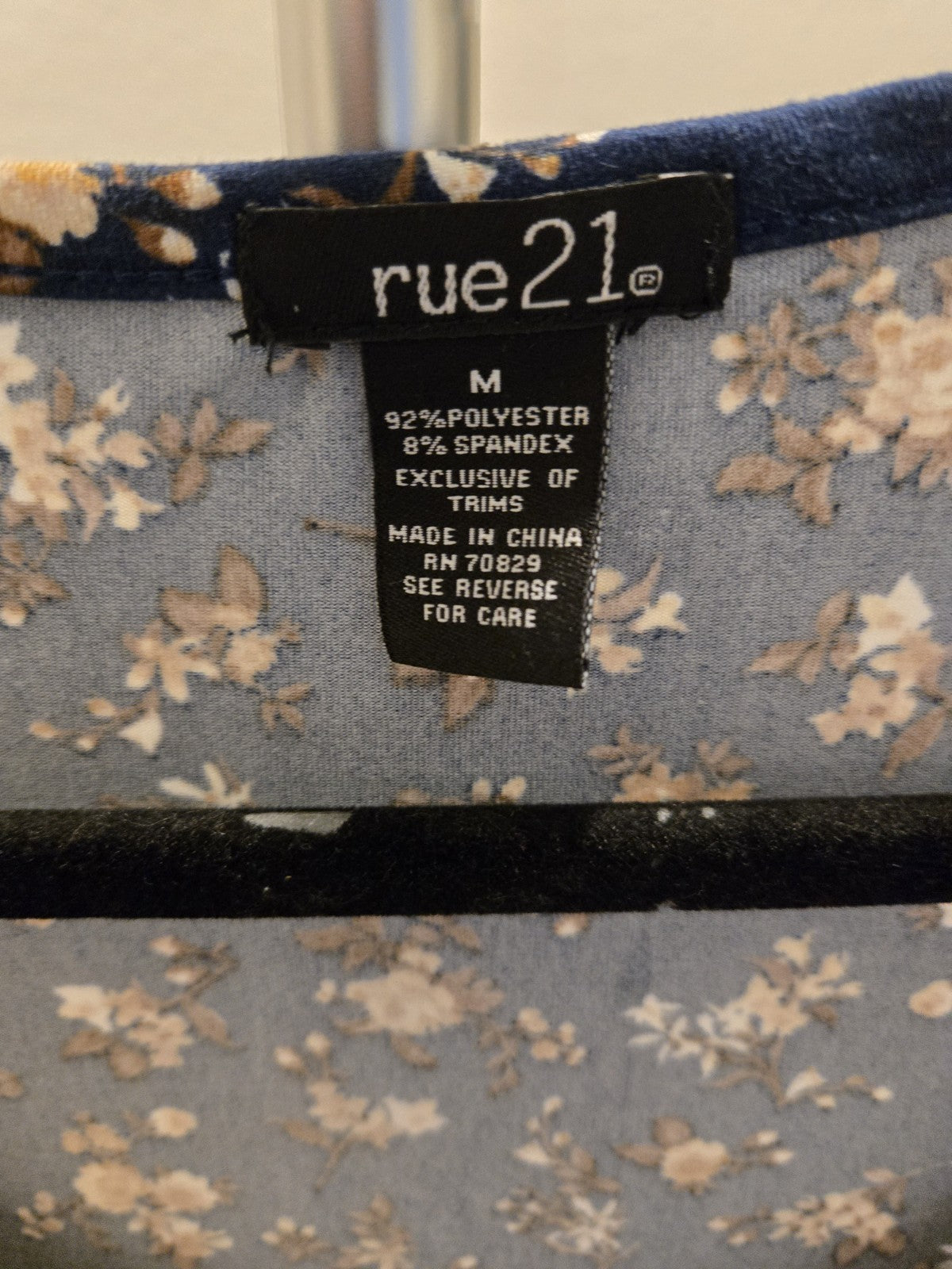 Rue21 M Floral Scoop Neck Button Front Short Sleeve Crop Top Shirt Women Navy