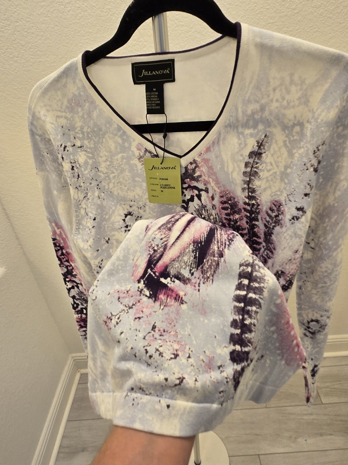 Jillanova Women's M Abstract Feather Print V-Neck Modal Blend NWT Sweater