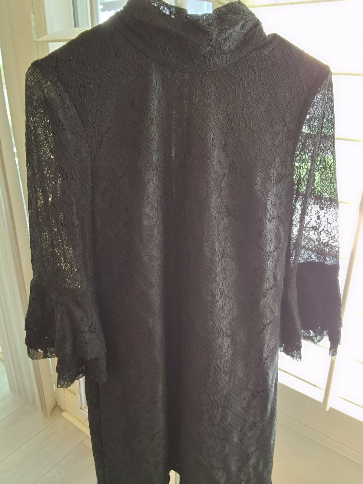 Ali & Jay LA M Black Lace Boho Swept Away Dress Bell Sleeve Lined Women's