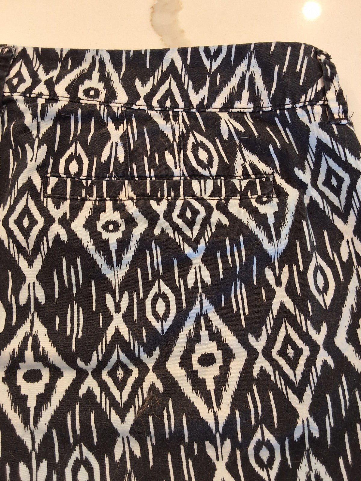 Old Navy Black Blue XL Size 14 Geometric Ikat Diamond Print Cotton Shorts Womens