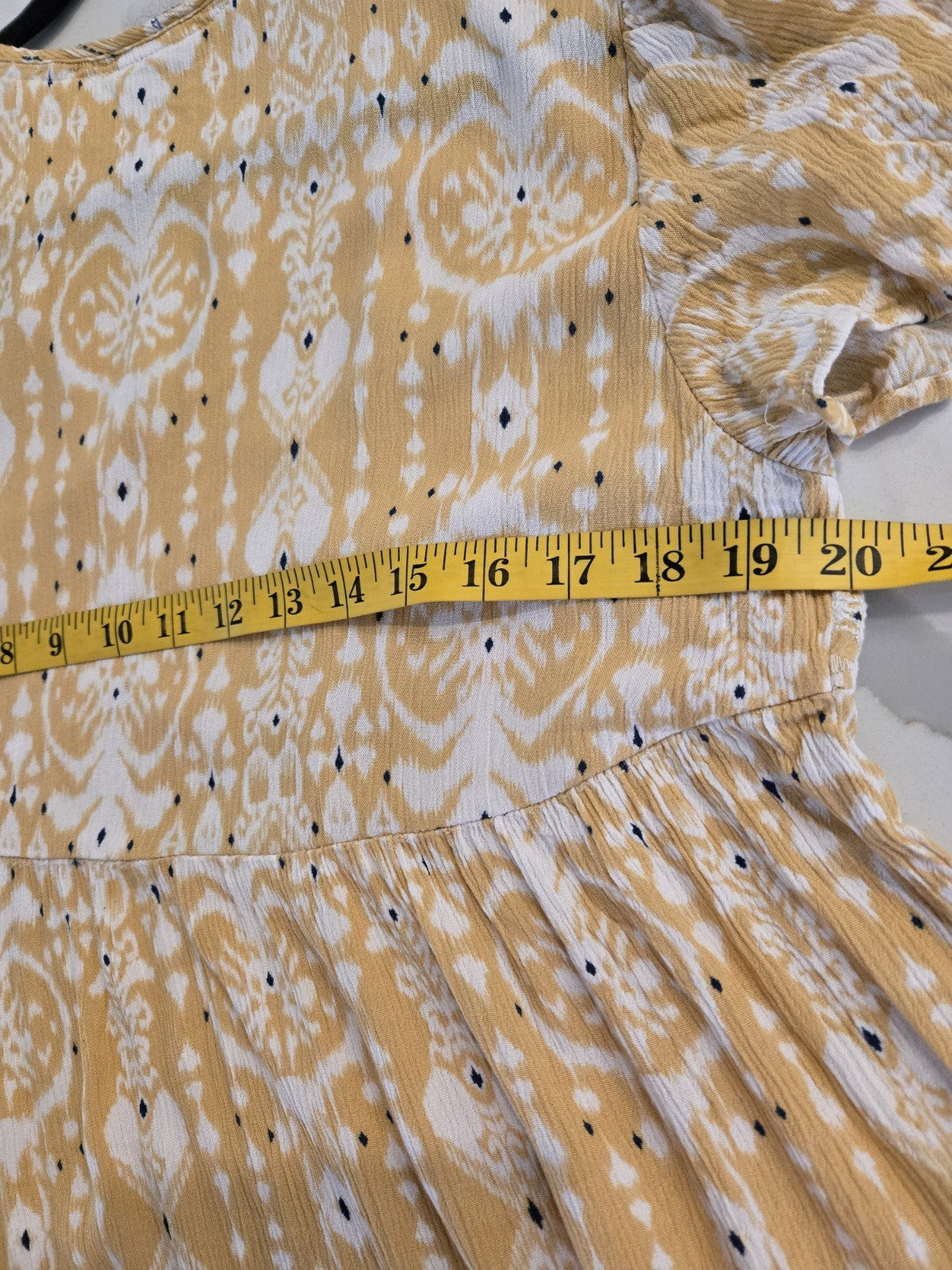 Knox Rose Large Ikat Medallion V Neck Flutter Sleeve Babydoll Blouse