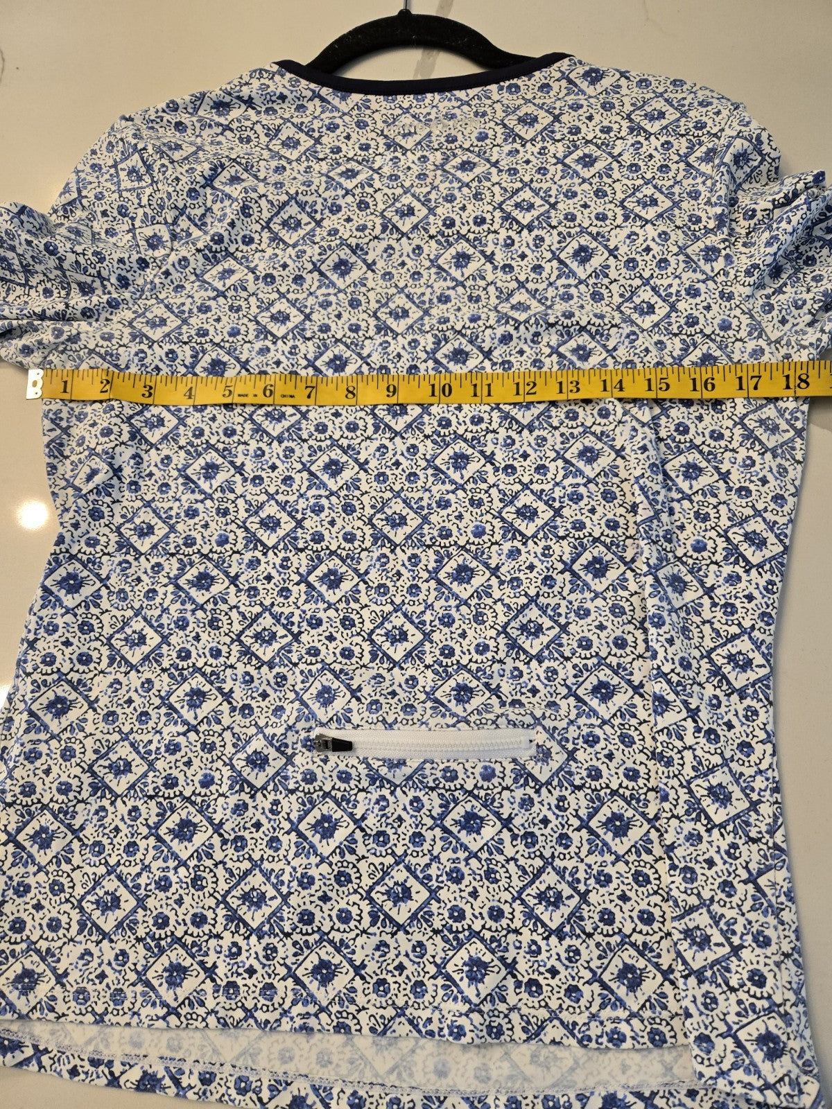 Hang Ten Large Blue White Mosaic Tile Long Sleeve Sun Shirt Back Zip Pocket L