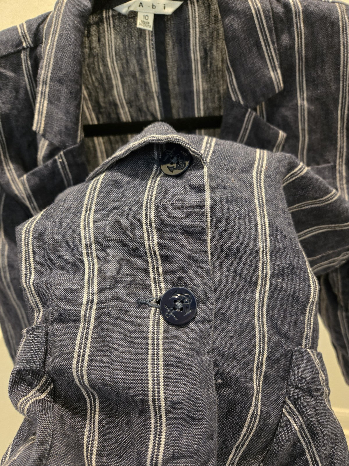 Cabi Size 10 Navy Blue White Pinstripe Linen Blazer Chevron Pocket Jacket