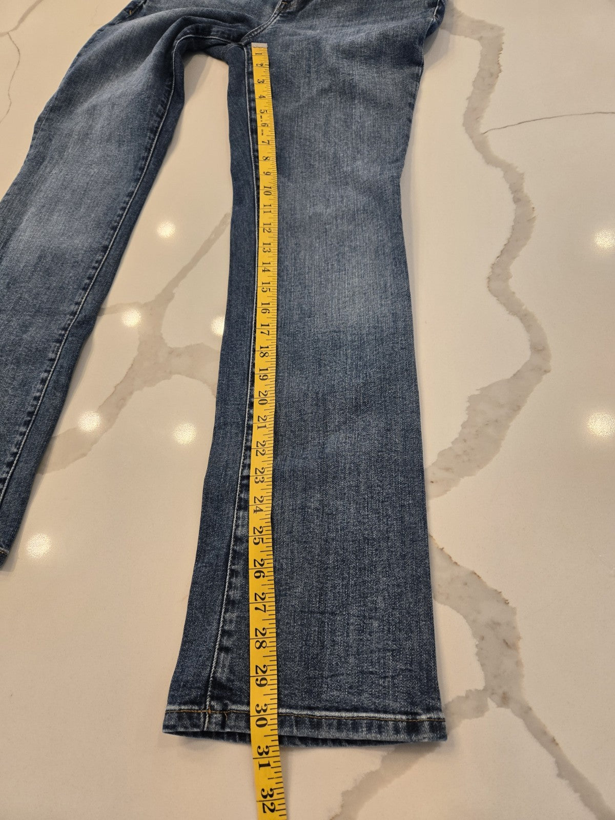 a.n.a. Women's 6 Mid-Rise Slim Bootcut Jeans Medium Wash Blue Denim Y2K