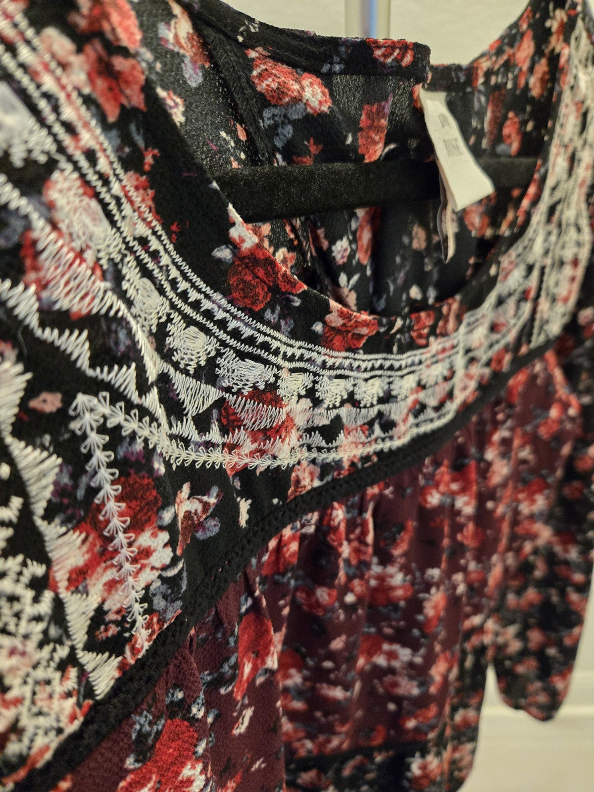 Knox Rose M Floral Embroidered Womens Tiered Long Sleeve Peasant Top Boho