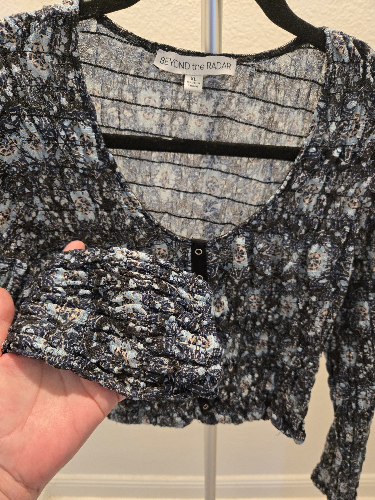 Beyond The Radar XL Floral Smocked Snap Front Crop Top Shirt Long Sleeve Women