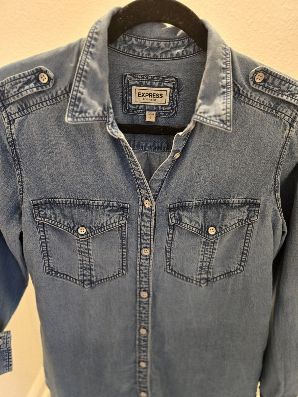 Express Boyfriend Chambray Small Denim Shirt Womens Button Down Dark Blue