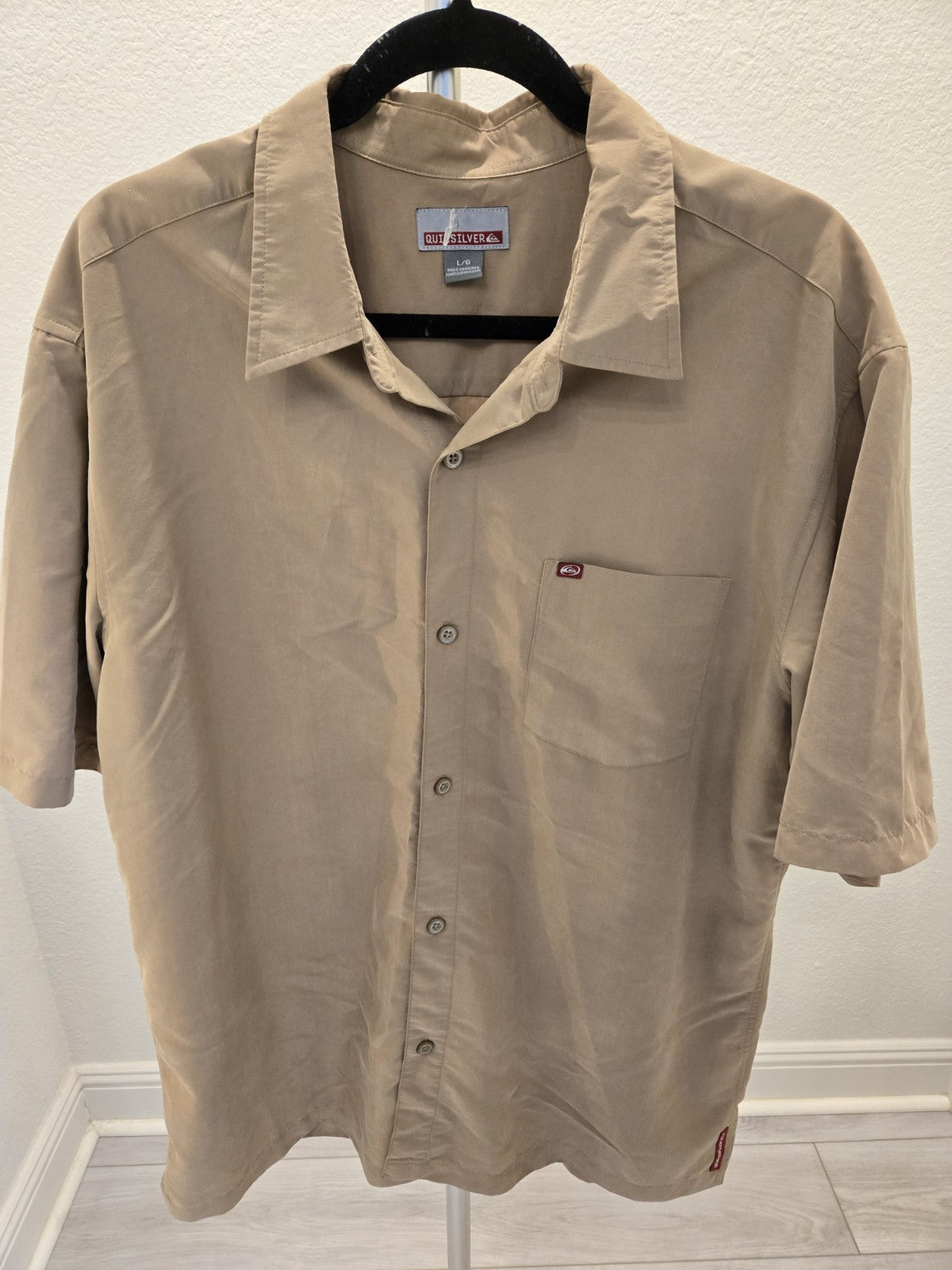 Vintage Quiksilver Short Sleeve Button Up Shirt Tan Y2K Surfwear Skater Style