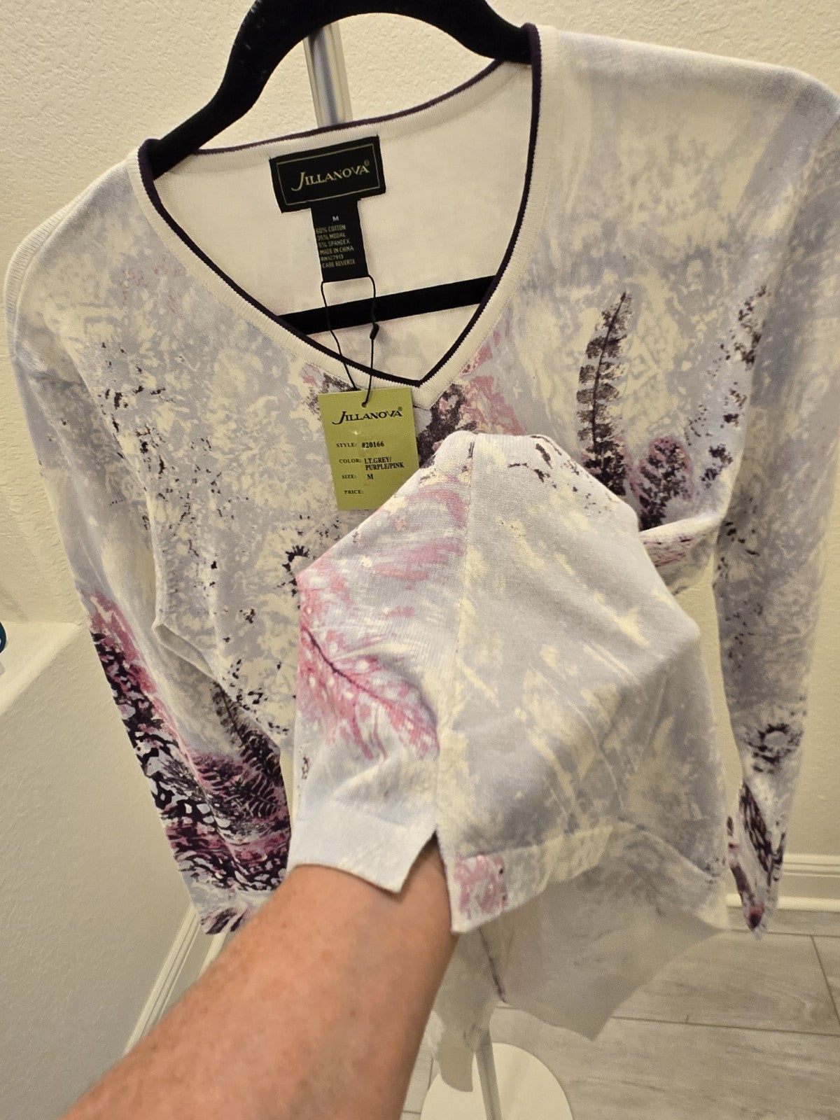 Jillanova Women's M Abstract Feather Print V-Neck Modal Blend NWT Sweater