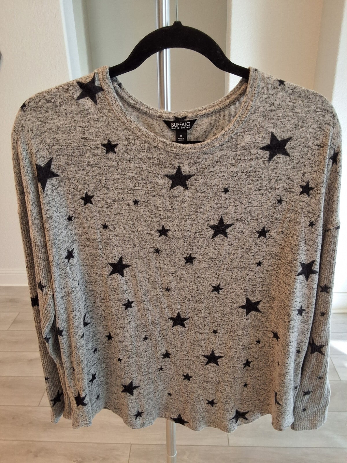 Buffalo David Bitton Size M 3/4 Sleeve Gray Black Stars Super Soft Light Sweater