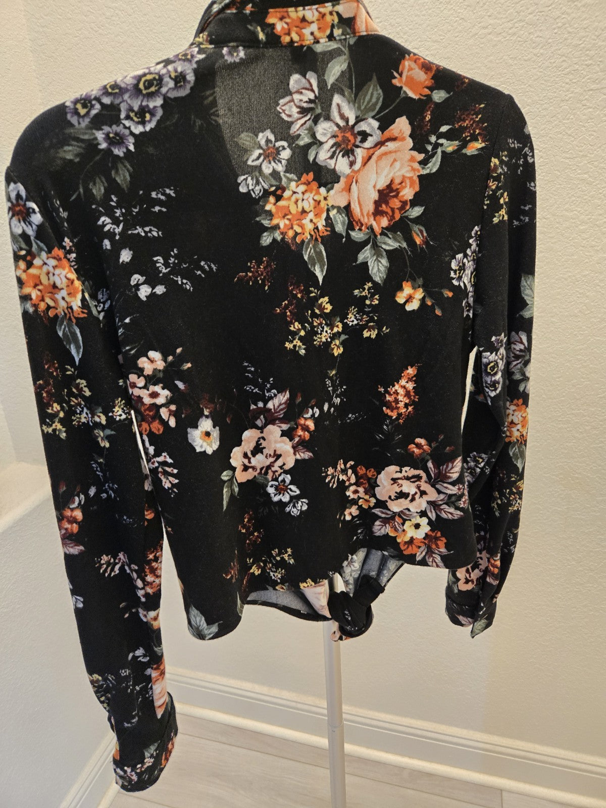 Fashion Nova M Floral Tie Front Button Up Shirt Womens Black Long Sleeve Blouse