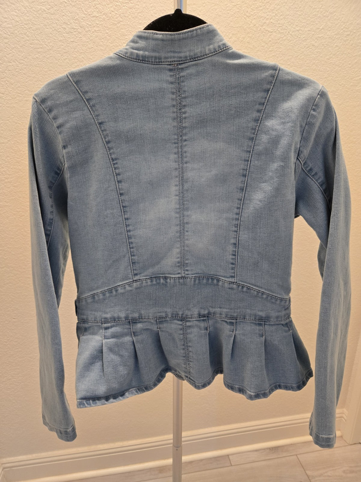 Baccini Denim Jacket S Womens Light Zip Up Peplum Pleated Jean Blazer Small