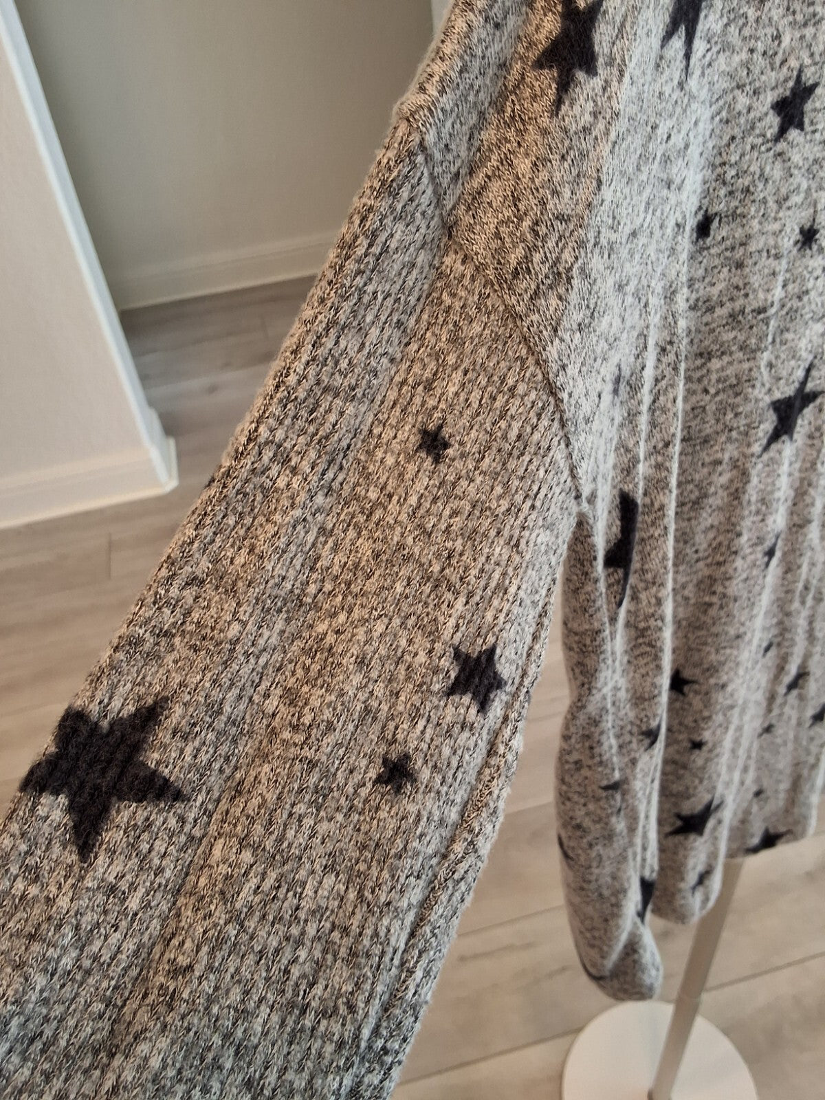 Buffalo David Bitton Size M 3/4 Sleeve Gray Black Stars Super Soft Light Sweater