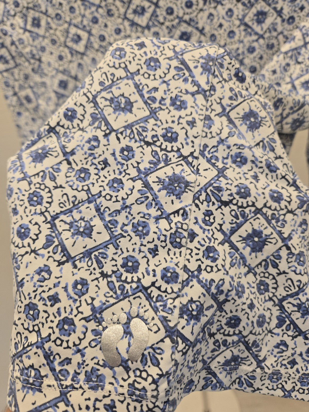 Hang Ten Large Blue White Mosaic Tile Long Sleeve Sun Shirt Back Zip Pocket L