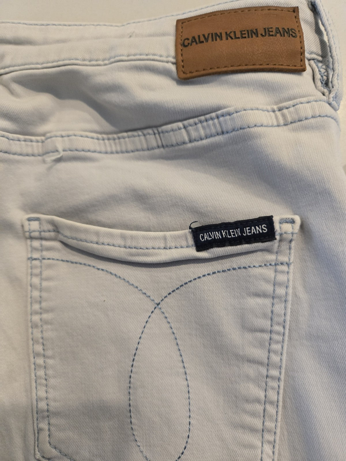 Calvin Klein Jeans Size 10 Bleach Light Wash Skinny Denim Womens Slim Pants