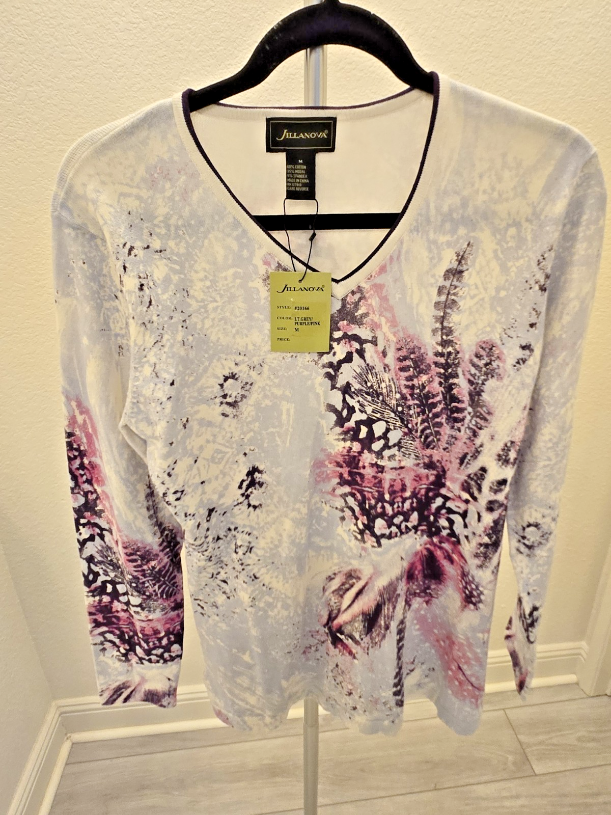 Jillanova Women's M Abstract Feather Print V-Neck Modal Blend NWT Sweater