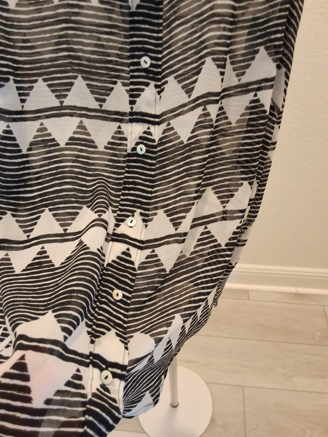 H&M Black & White Tribal Geometric Sleeveless Button Down High Low Blouse