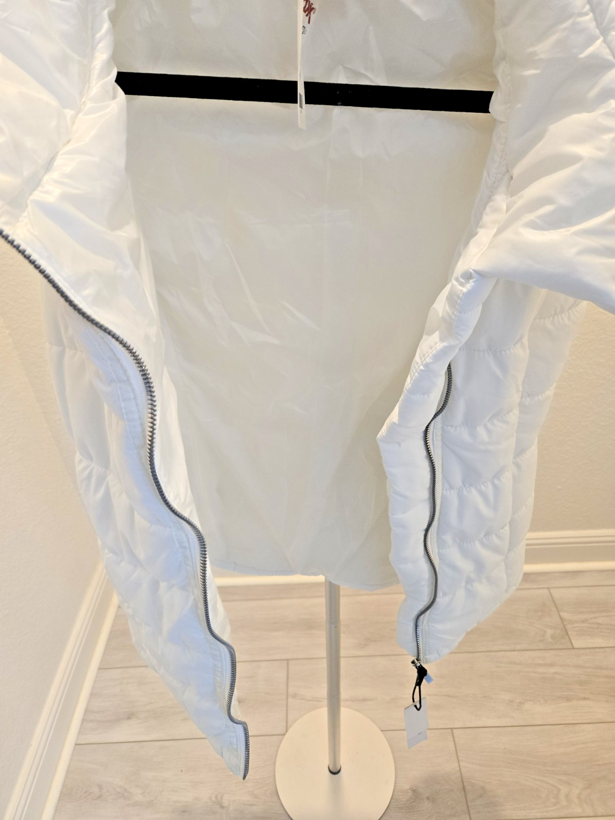 Workshop Republic NEW White Puffer Vest Shawl Collar Cozy Luxe Athleisure $78