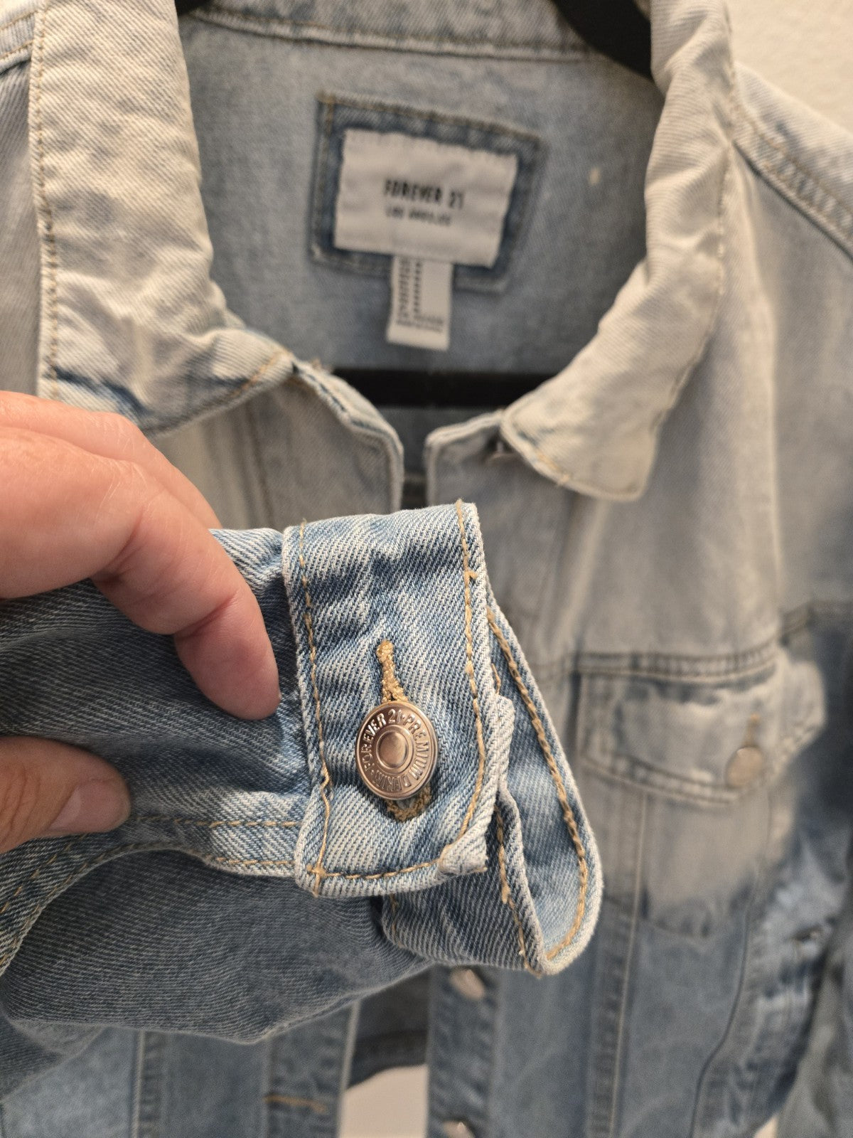 Forever 21 Medium Ombre Bleach Dip Dye Denim Trucker Jean Jacket Coat Light Wash