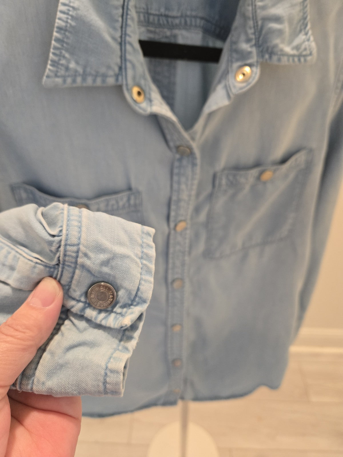 7 For All Mankind Western Chambray Button Down Denim Shirt M Womens Light Wash