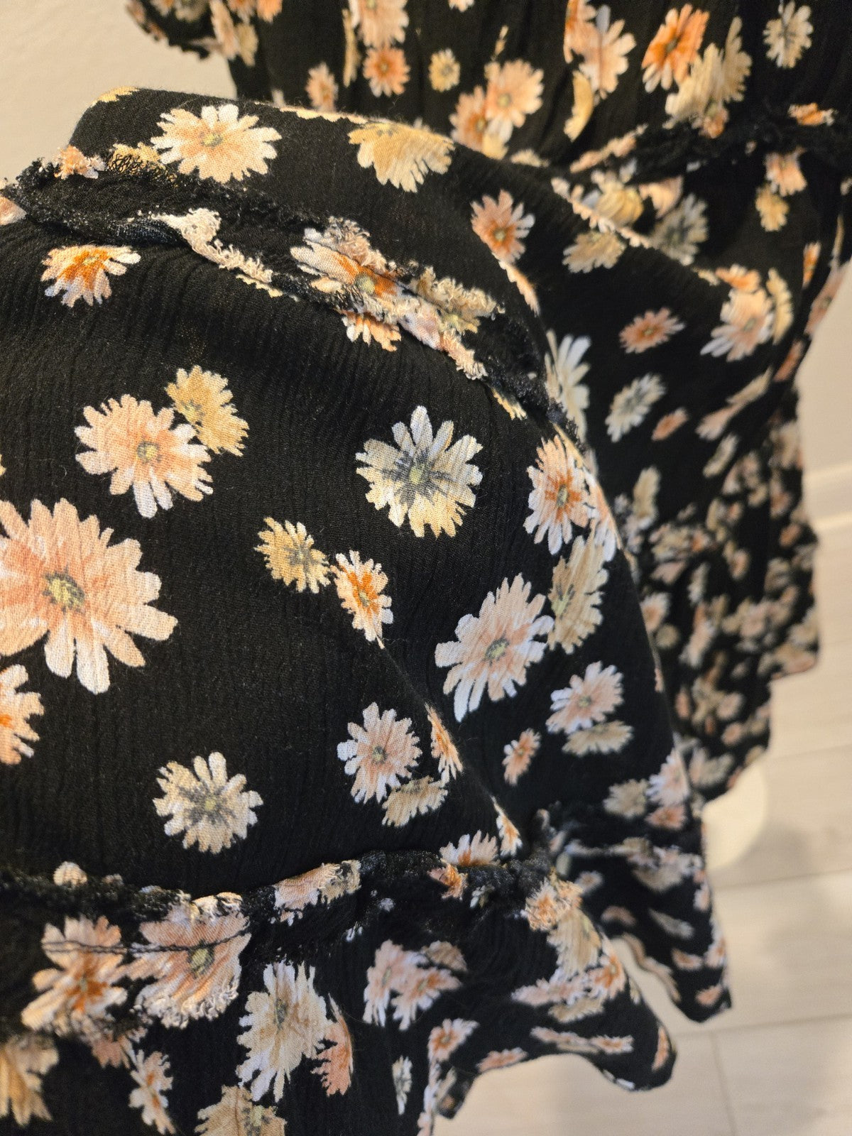 Wild Moss L Daisy Floral Tiered Babydoll Mini Dress Womens Puff Sleeve Black