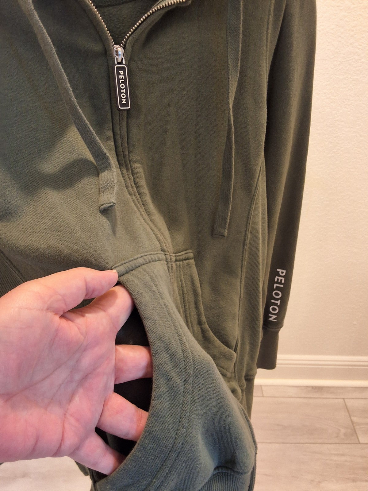 Peloton 2021 Hoodie S Army Green Full Zip Kangaroo Pockets Logo Sleeve