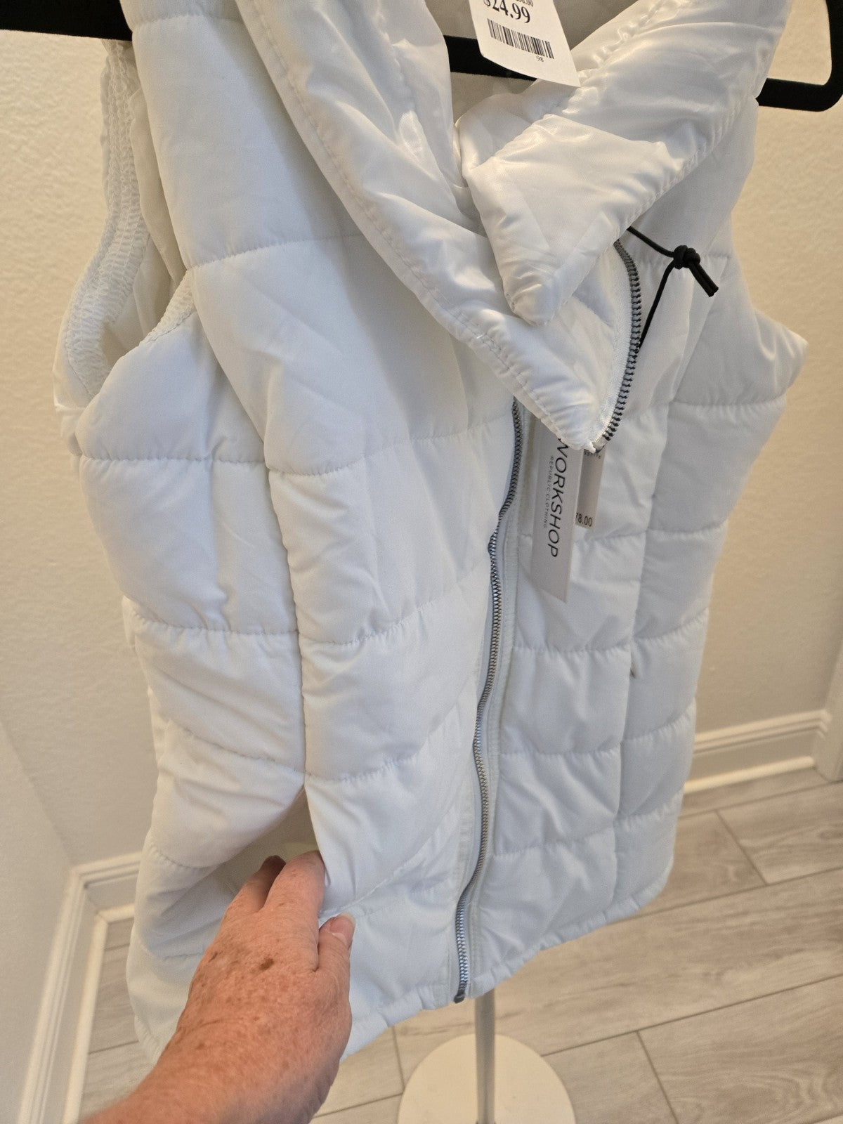 Workshop Republic NEW White Puffer Vest Shawl Collar Cozy Luxe Athleisure $78