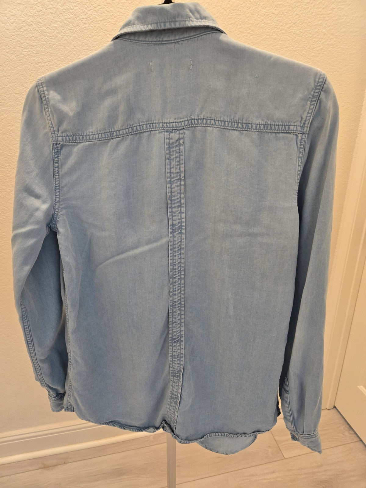 7 For All Mankind Western Chambray Button Down Denim Shirt M Womens Light Wash