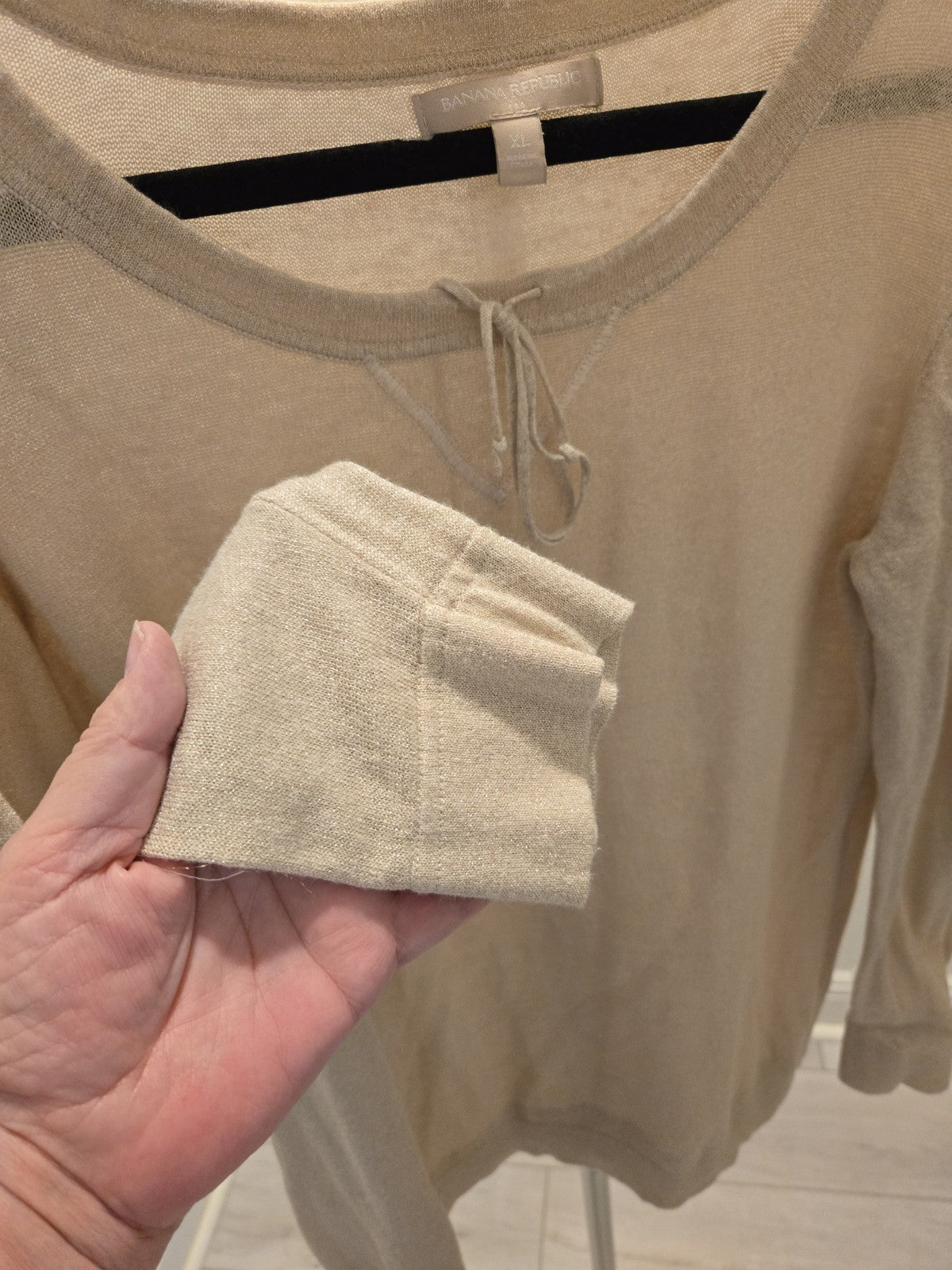 Banana Republic XL Beige Metallic Keyhole Tie Long Sleeve Sweater Top Women's