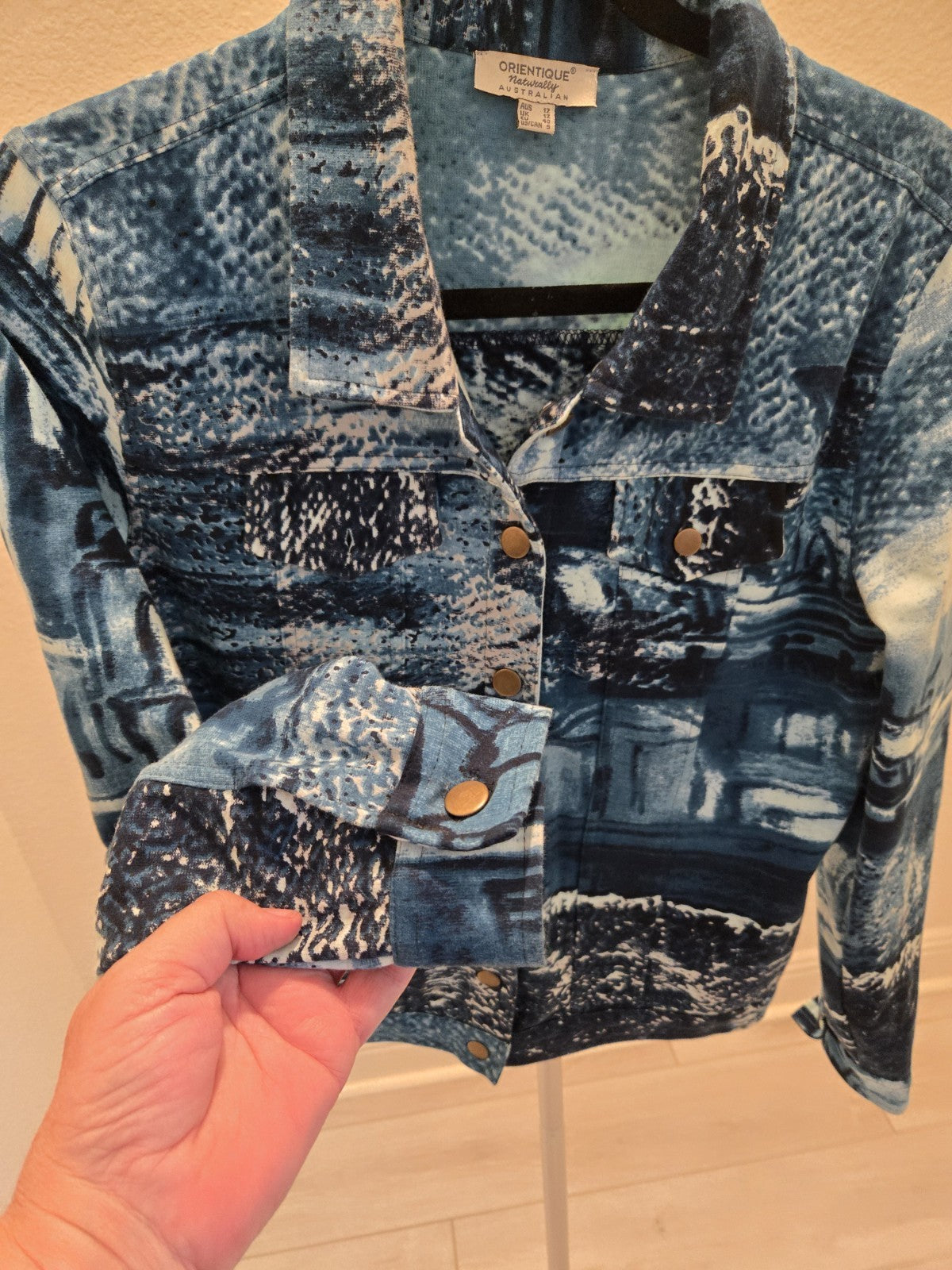 Orientique US 5 Denim Trucker Jacket Womens Abstract Art Landscape Print Blue